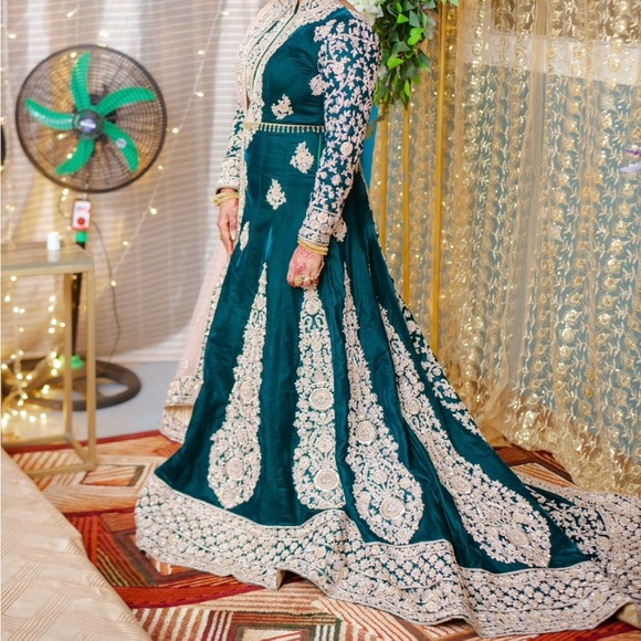 Embroidered Green Bridal Anarkali Dress with Gold Detailing - Picture 3 of 3